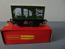 Hornby R162 Closed Van Prime Pork - OO Gauge - VGC - Boxed