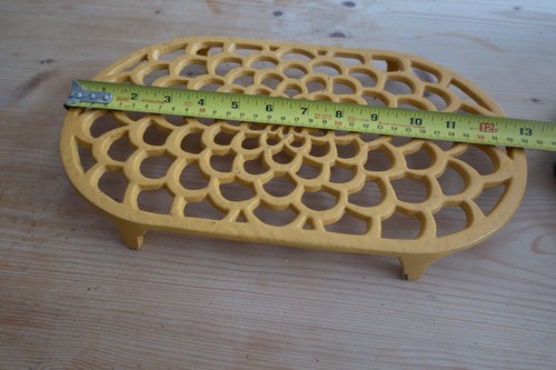 Trivet vintage yellow - vintage,