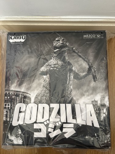 Mezco godzilla 1954 kaiju - mezco,
