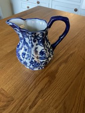  Blue & white floral pattern