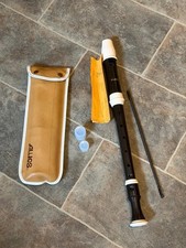 Aulos treble recorder with
