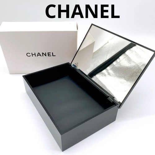 Chanel novelty mirrored makeup - novelty,
