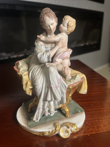 Capodimonte mother and baby - mother,