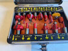 SUPER JOB LOT OF 1/2" SHANK ROUTER BITS IN METAL CASE.