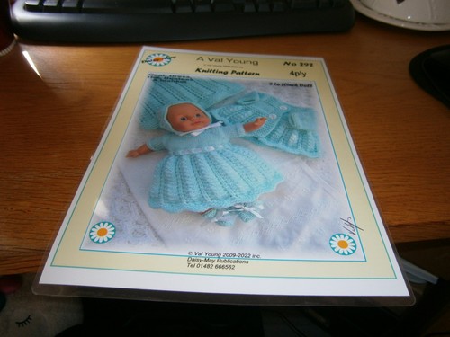 Dolls knitting pattern - dolls,