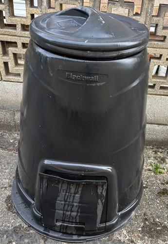 Blackwall 330 litre black - 330,