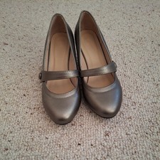 Taupe Shoes Size 4