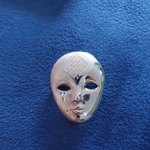9ct solid gold crying mask - 9ct,