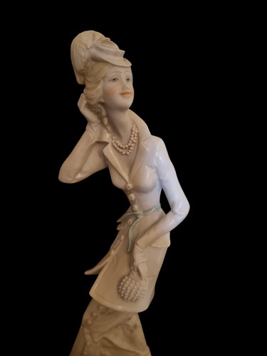 Exquisite coalport figurine - exquisite,