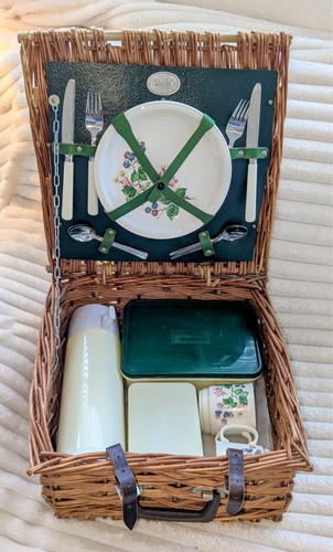 Vintage brexton wicker - vintage, picnic