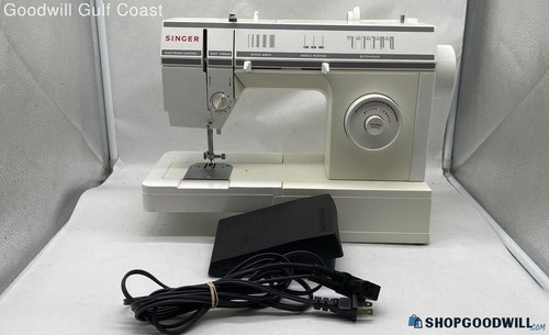 Singer sewing machine - machine, 57817c