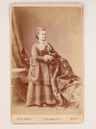 Young woman portrait hat - portrait,