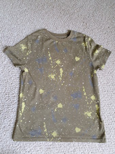 M&S boys t shirt 6-7 years khaki paint splatter