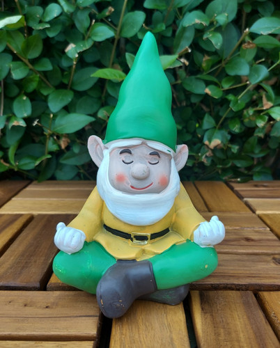 Medicating gnome 17cm 11cm - x, x