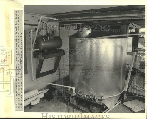 1982 press photo galvanized - 1982,