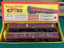 TRIANG BRITISH RAILWAYS MAROON 1st CLASS & BRAKE END  SET OF 2  COACHES  BOXED