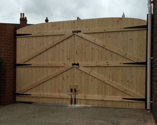 Wooden driveway gates - driveway, 6ft
