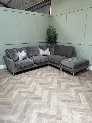 Brown furniture village - brown,