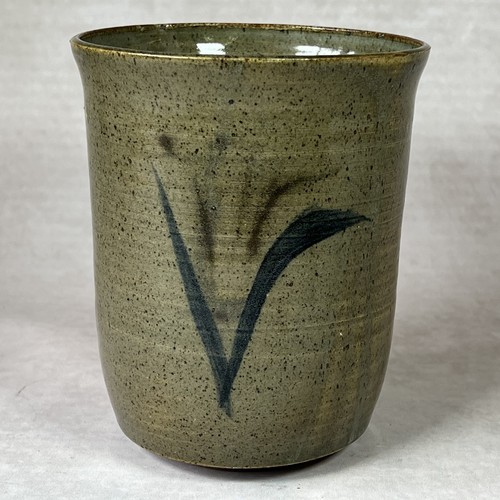 Unmarked bernard leach - leach, style