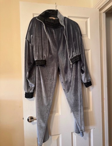 Sobe velvet tracksuit size - sobe,