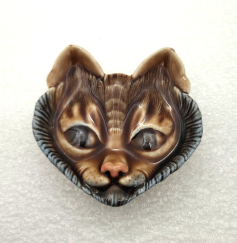 Vintage wade cat face pin - wade, tray