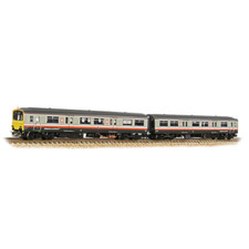 Graham Farish 371-336 N Gauge Class 150/1 2-Car DMU 150133 BR GMPTE (RR)