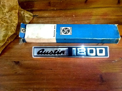 Austin 1800 rear badge - rear, nos