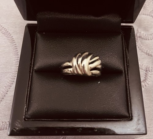 9ct yellow gold love twist - yellow,