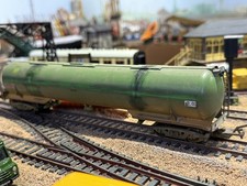 Hornby  OO BP Green Long