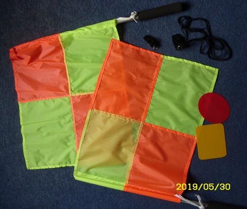 Referee flags 2 - 2,