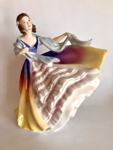 Royal doulton figurine - doulton,