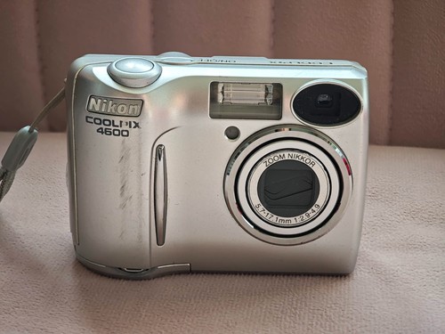Nikon coolpix 4600 compact - nikon,