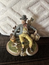 Capidomonte Figurine Tramp On Bench 20th Century