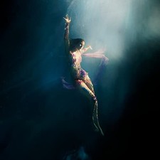 Ellie Goulding - Higher Than