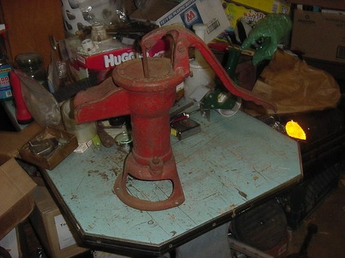 Vintage red davey hand well - red,