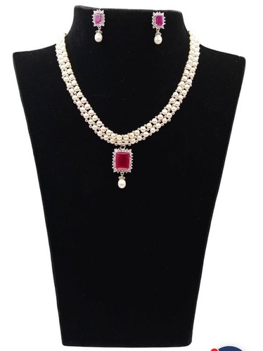 Freshwater pearl necklace - , and