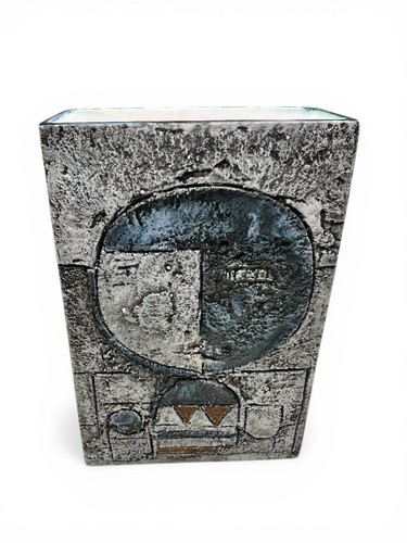 Troika slab vase - by, marylin