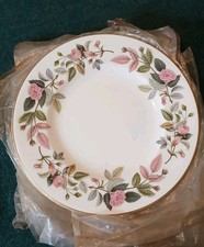 6 X Wedgwood Hathaway Rose 8