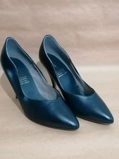 Caprice Navy Leather Court Shoes size 5.5