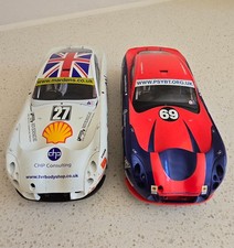 Scalextric two cars - 1/32,