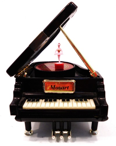Vintage grand piano - grand,