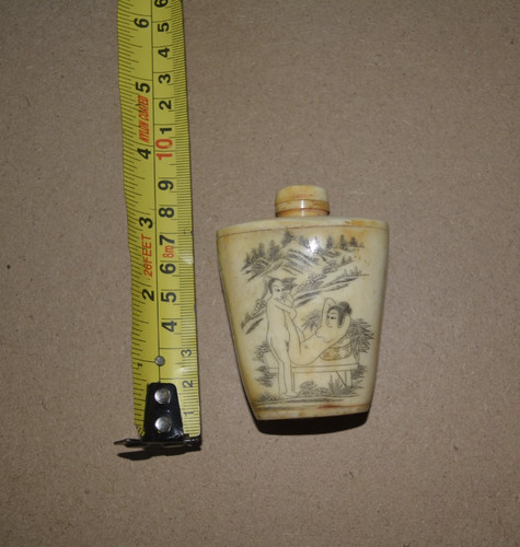 Antique snuff bottle erotic - antique,