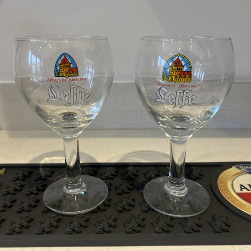 Leffe half pint - pint, glasses