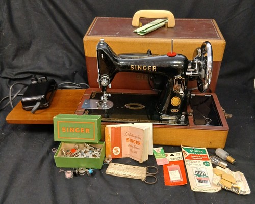 Vintage 1930 singer - 1930's,