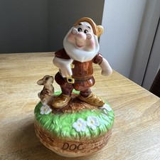 Walt Disney Doc Music Box Musical Schmid Vintage Snow White 7 Dwarfs Ceramic