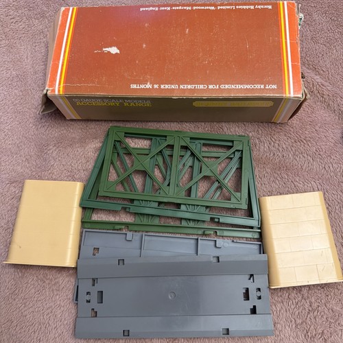Hornby r656 girder - hornby, very