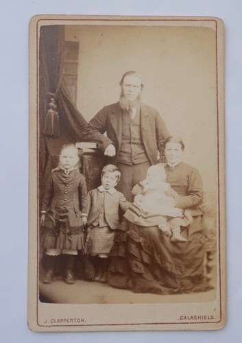 Cdv victorian family of - cdv,