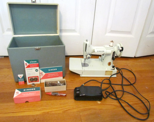 Vintage 1964 white - 1964, singer
