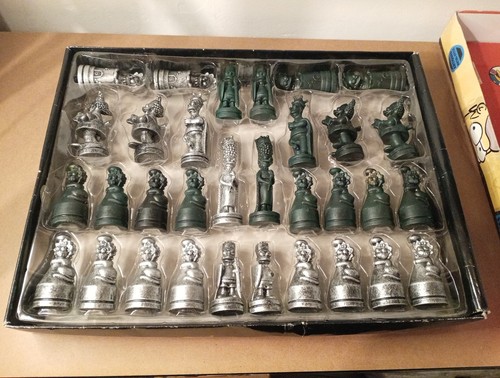 The simpsons chess set - simpsons,