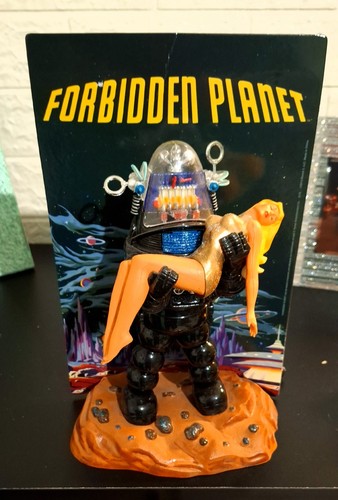 Robby the robot model figure - robby, figure..